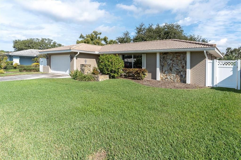 待售: $525,000 (2 贝兹, 2 浴室, 1677 平方英尺)