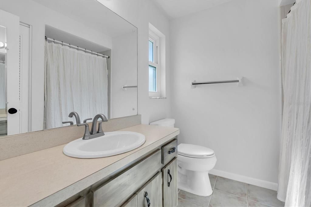 待售: $525,000 (2 贝兹, 2 浴室, 1677 平方英尺)