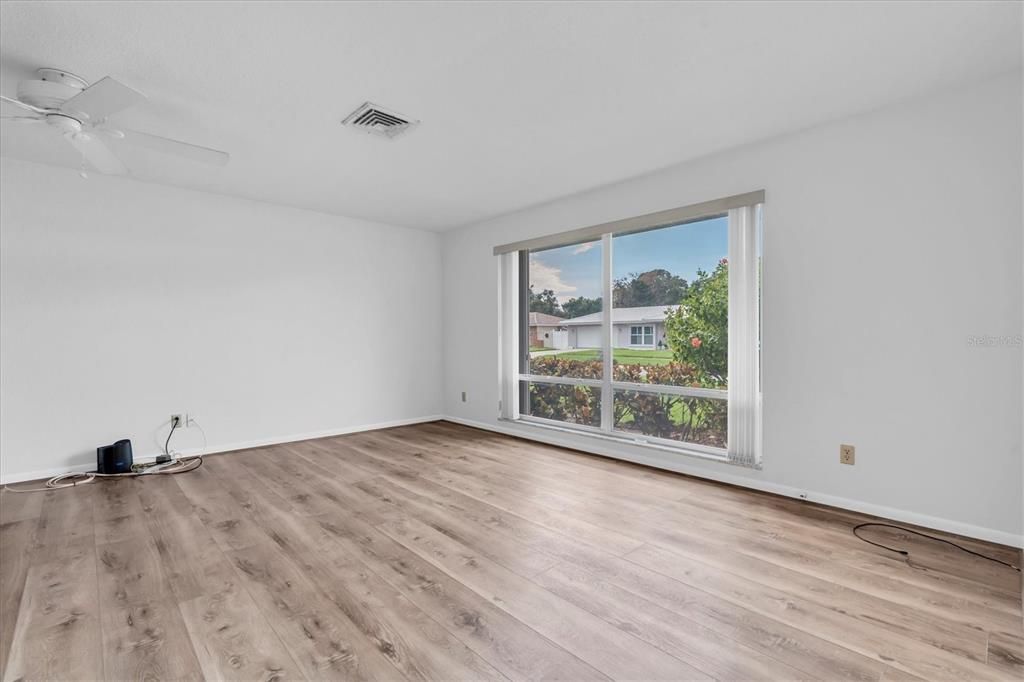 待售: $525,000 (2 贝兹, 2 浴室, 1677 平方英尺)