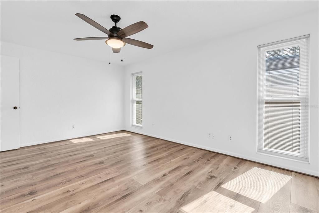 待售: $525,000 (2 贝兹, 2 浴室, 1677 平方英尺)