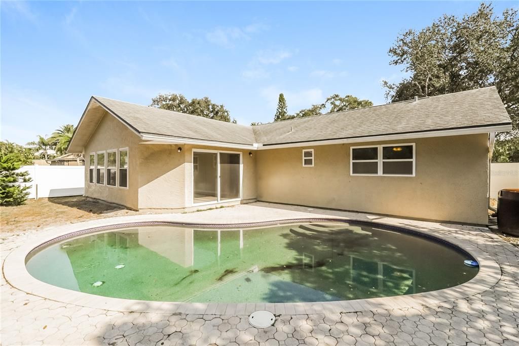 Под контрактом: $399,000 (3 спален, 2 ванн, 1540 Квадратных фут)