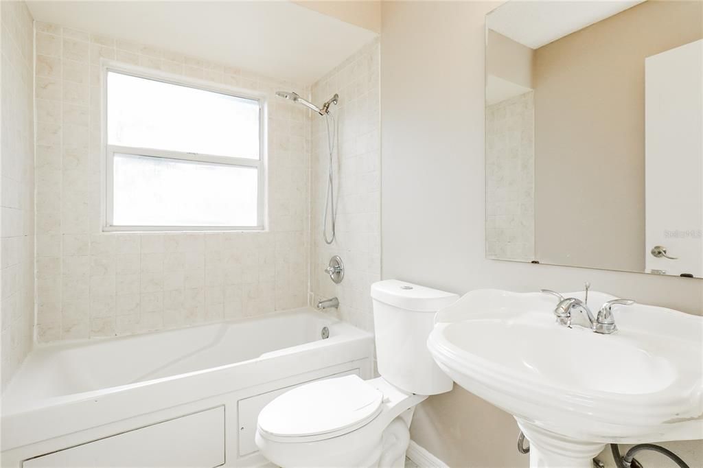 Под контрактом: $399,000 (3 спален, 2 ванн, 1540 Квадратных фут)