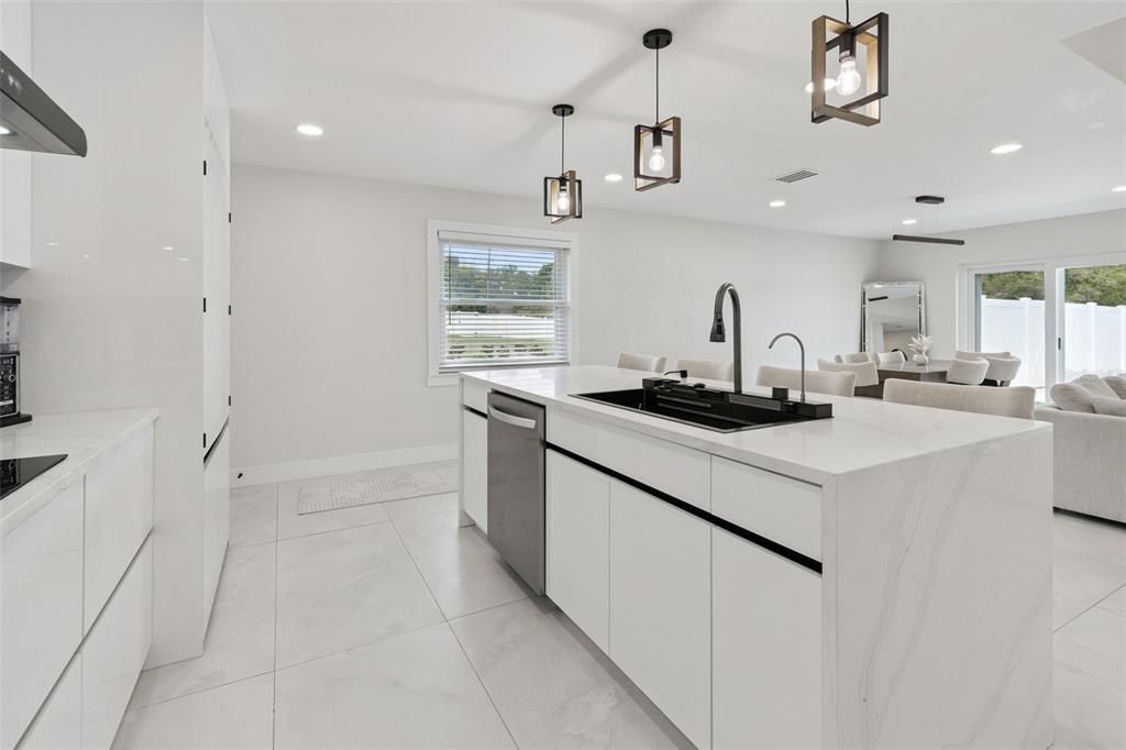 For Sale: $599,000 (3 beds, 2 baths, 1527 Square Feet)