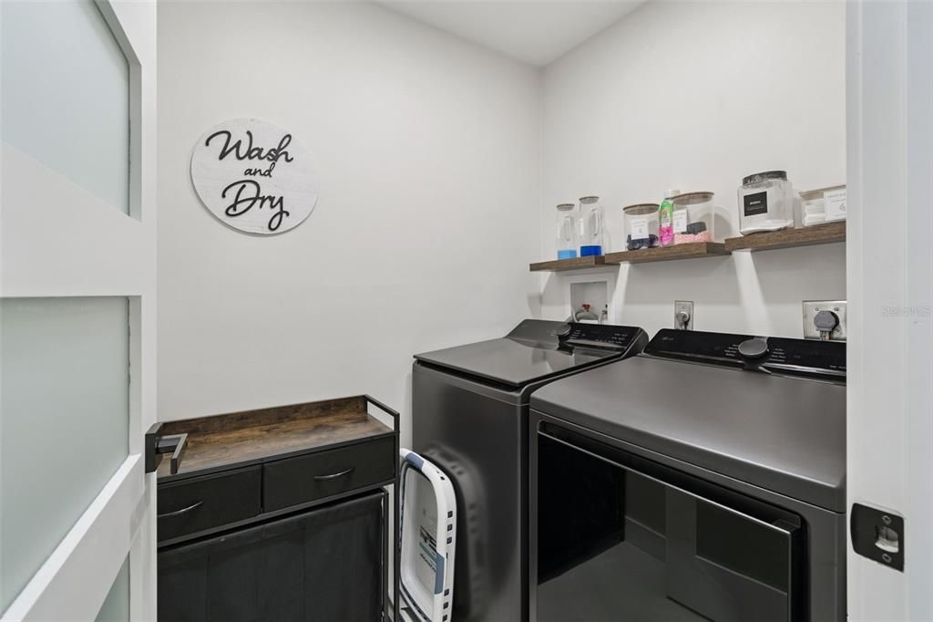 For Sale: $599,000 (3 beds, 2 baths, 1527 Square Feet)