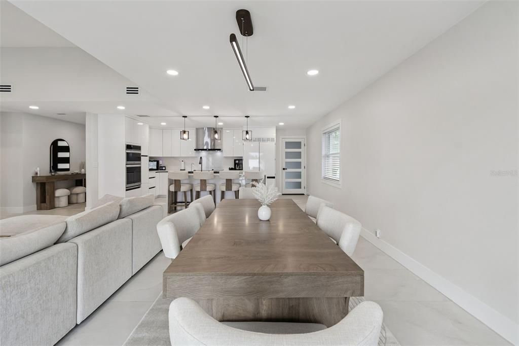 For Sale: $599,000 (3 beds, 2 baths, 1527 Square Feet)