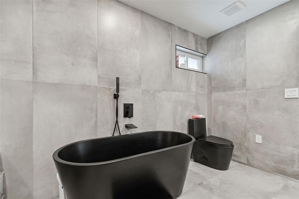 For Sale: $599,000 (3 beds, 2 baths, 1527 Square Feet)