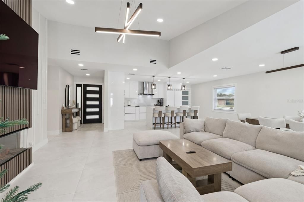 For Sale: $599,000 (3 beds, 2 baths, 1527 Square Feet)