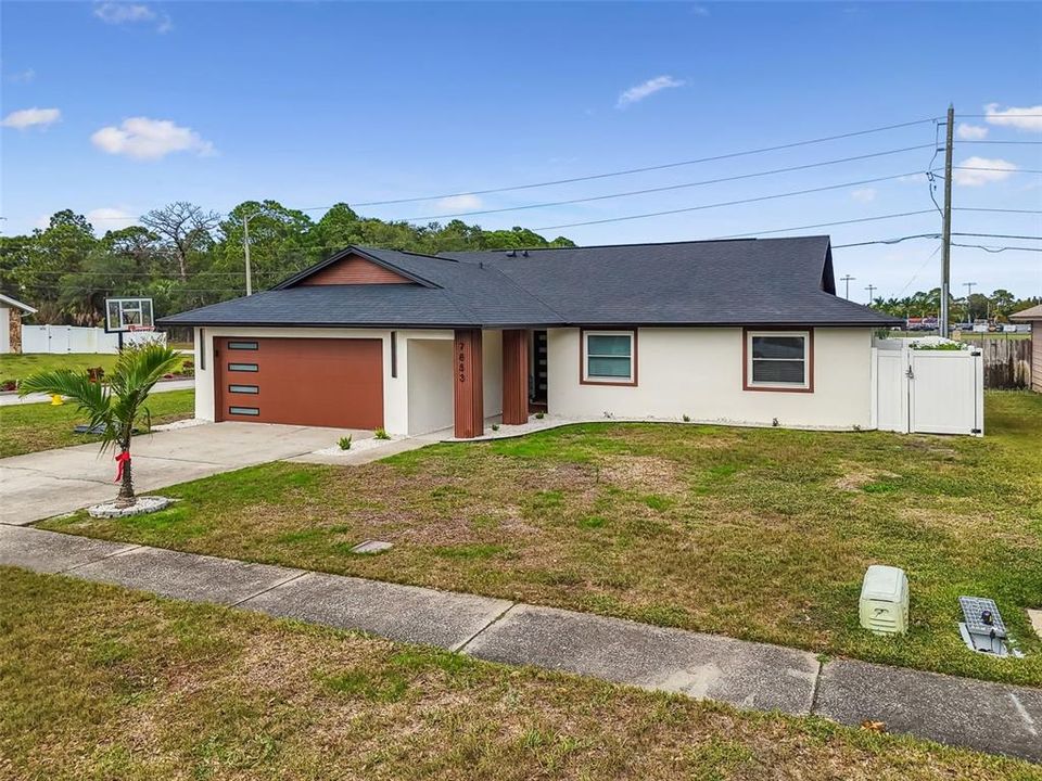 For Sale: $599,000 (3 beds, 2 baths, 1527 Square Feet)