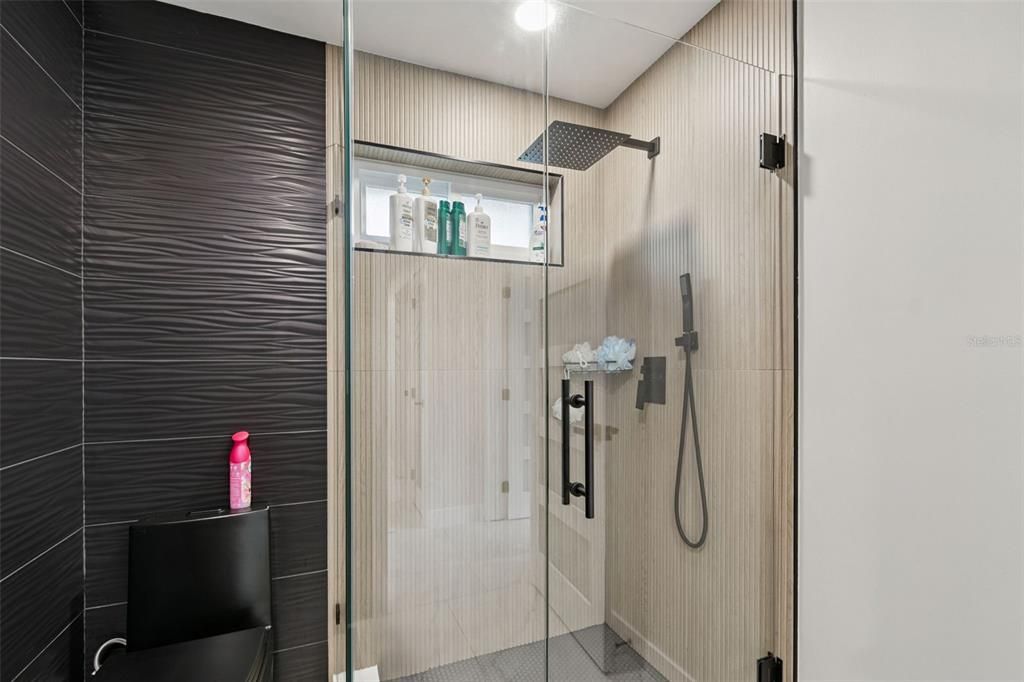 For Sale: $599,000 (3 beds, 2 baths, 1527 Square Feet)