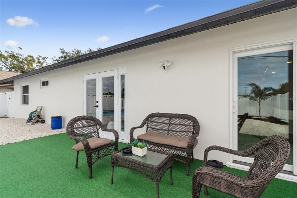 For Sale: $599,000 (3 beds, 2 baths, 1527 Square Feet)