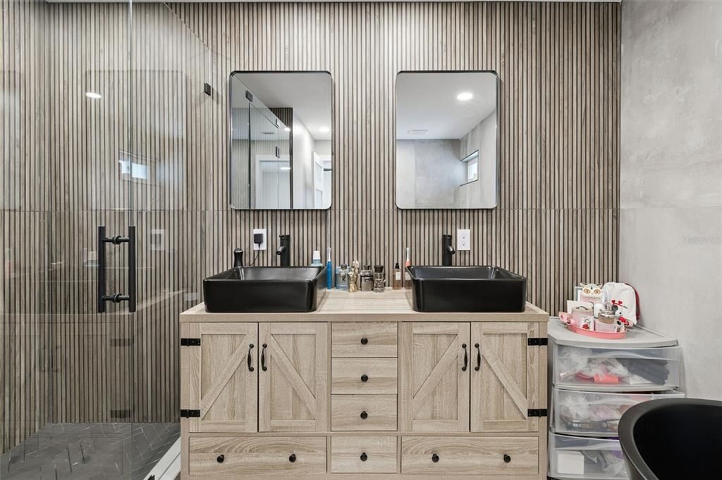 For Sale: $599,000 (3 beds, 2 baths, 1527 Square Feet)