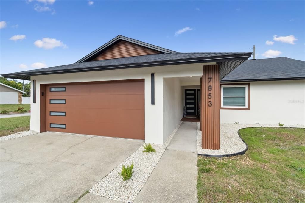 For Sale: $599,000 (3 beds, 2 baths, 1527 Square Feet)