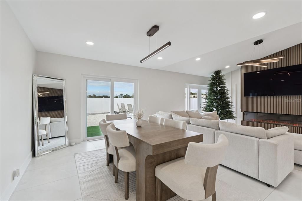 For Sale: $599,000 (3 beds, 2 baths, 1527 Square Feet)