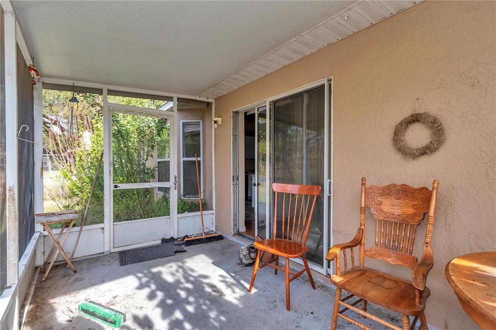 На продажу: $225,000 (3 спален, 2 ванн, 1445 Квадратных фут)