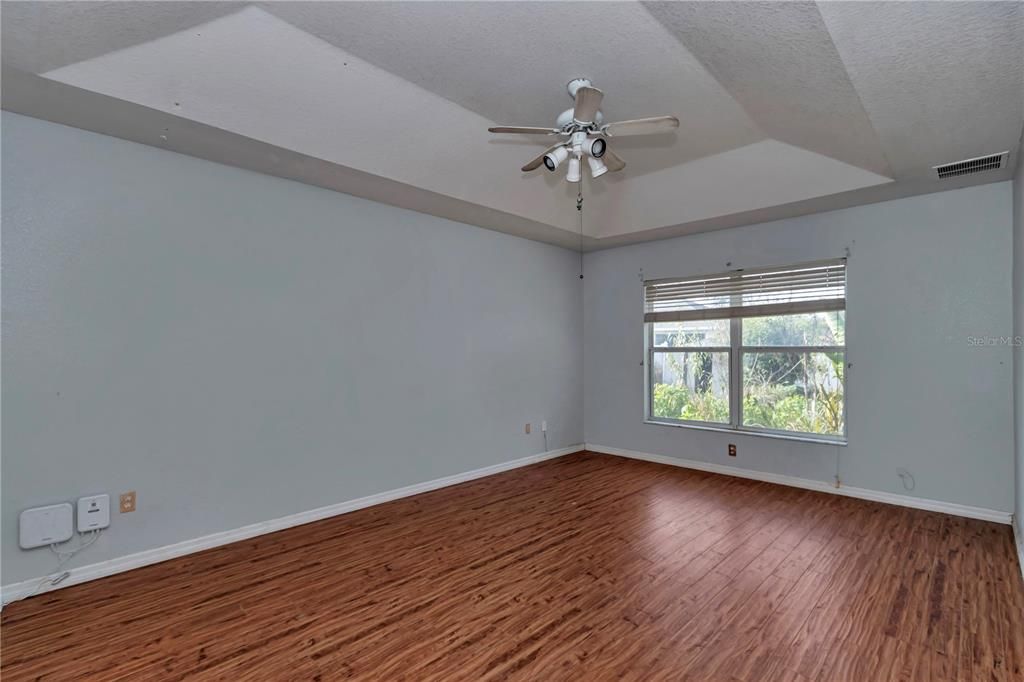 На продажу: $225,000 (3 спален, 2 ванн, 1445 Квадратных фут)