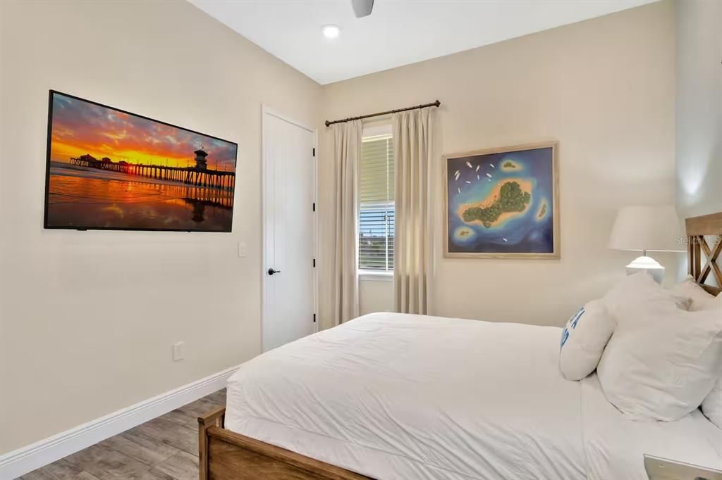 For Rent: $3,300 (3 beds, 3 baths, 1564 Square Feet)