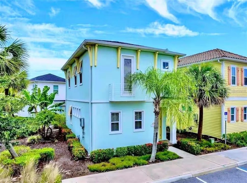 For Rent: $3,300 (3 beds, 3 baths, 1564 Square Feet)