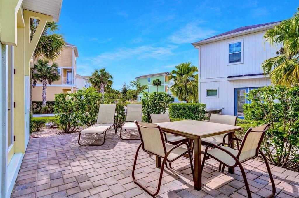 For Rent: $3,300 (3 beds, 3 baths, 1564 Square Feet)