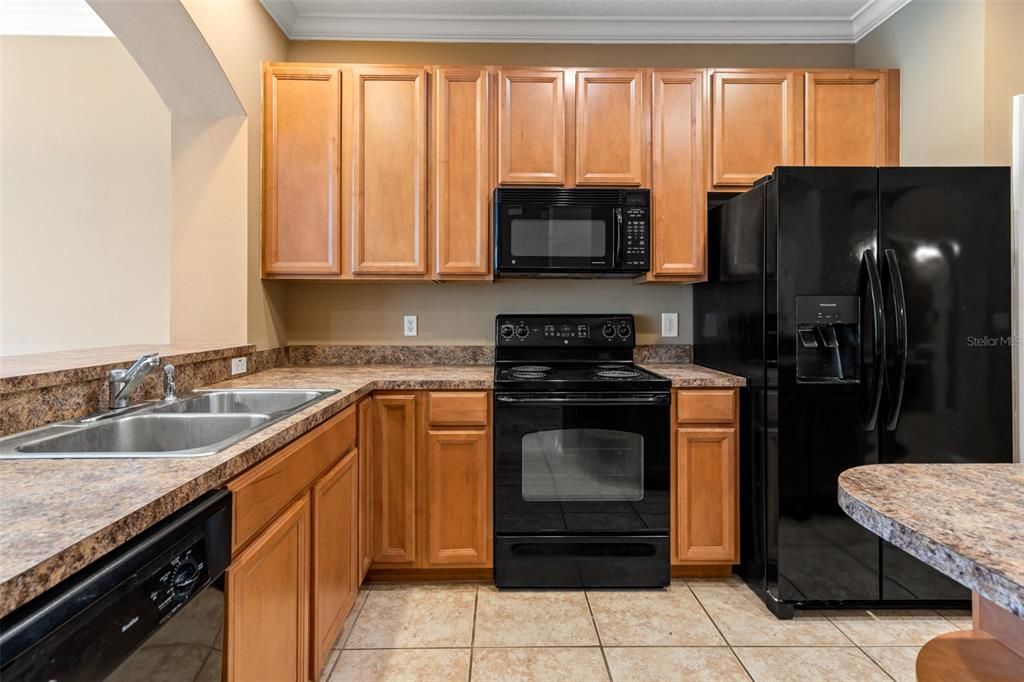 For Rent: $2,500 (3 beds, 2 baths, 1806 Square Feet)