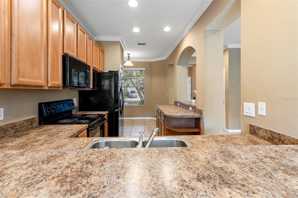 For Rent: $2,500 (3 beds, 2 baths, 1806 Square Feet)