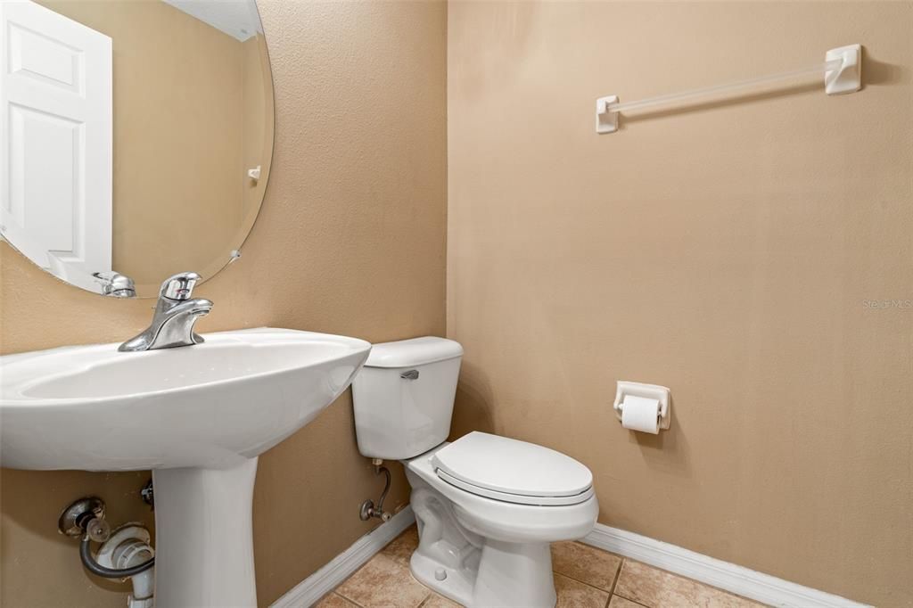 For Rent: $2,500 (3 beds, 2 baths, 1806 Square Feet)