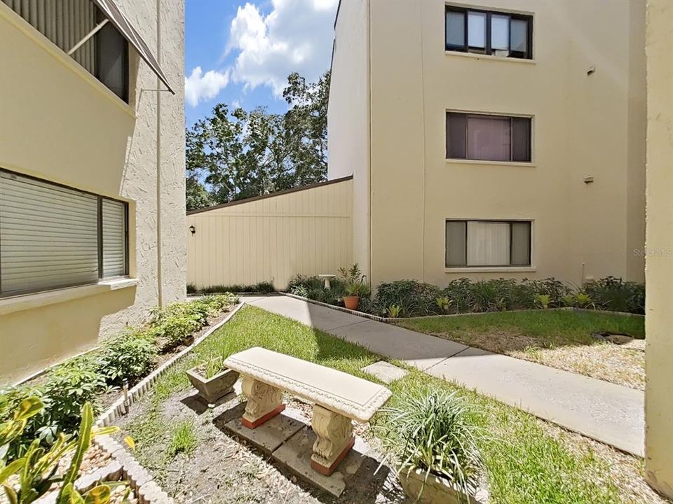 出租: $2,000 (2 贝兹, 2 浴室, 1460 平方英尺)