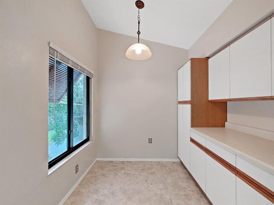 出租: $2,000 (2 贝兹, 2 浴室, 1460 平方英尺)