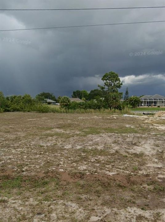 待售: $98,000 (0.23 acres)