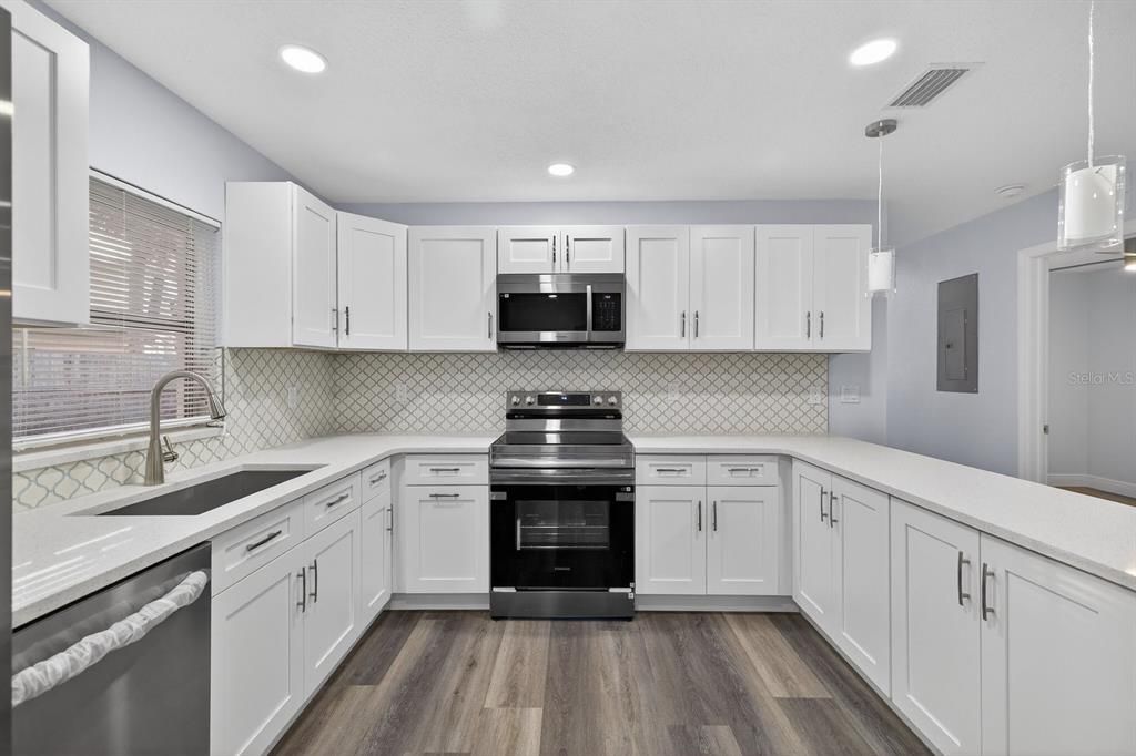 For Sale: $499,999 (4 beds, 3 baths, 1616 Square Feet)