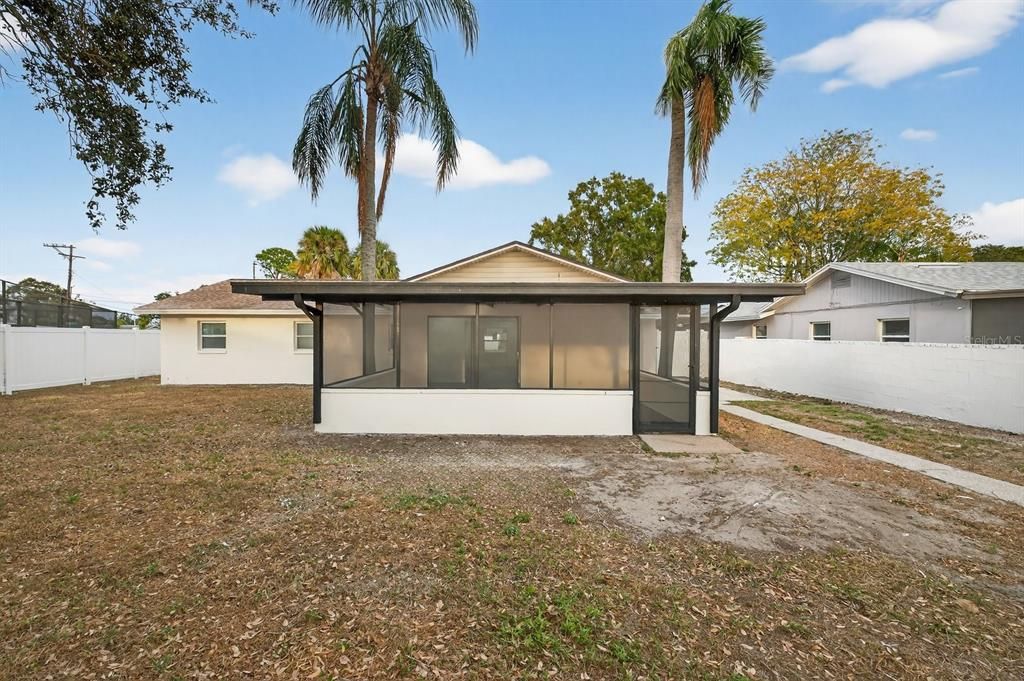 For Sale: $499,999 (4 beds, 3 baths, 1616 Square Feet)