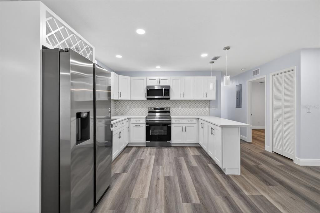 For Sale: $499,999 (4 beds, 3 baths, 1616 Square Feet)