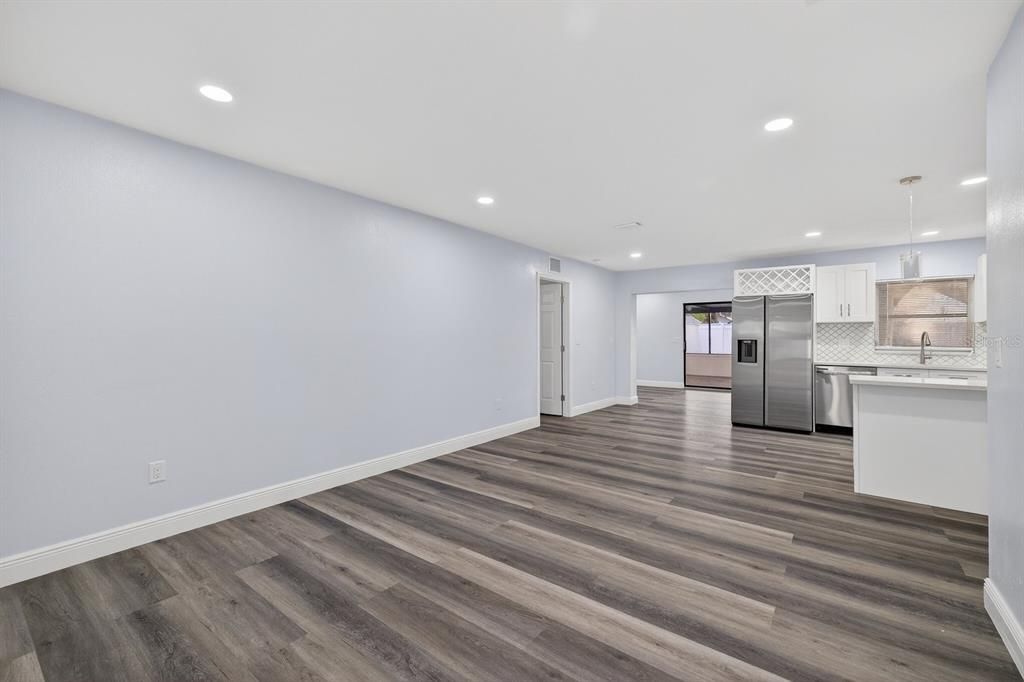 For Sale: $499,999 (4 beds, 3 baths, 1616 Square Feet)