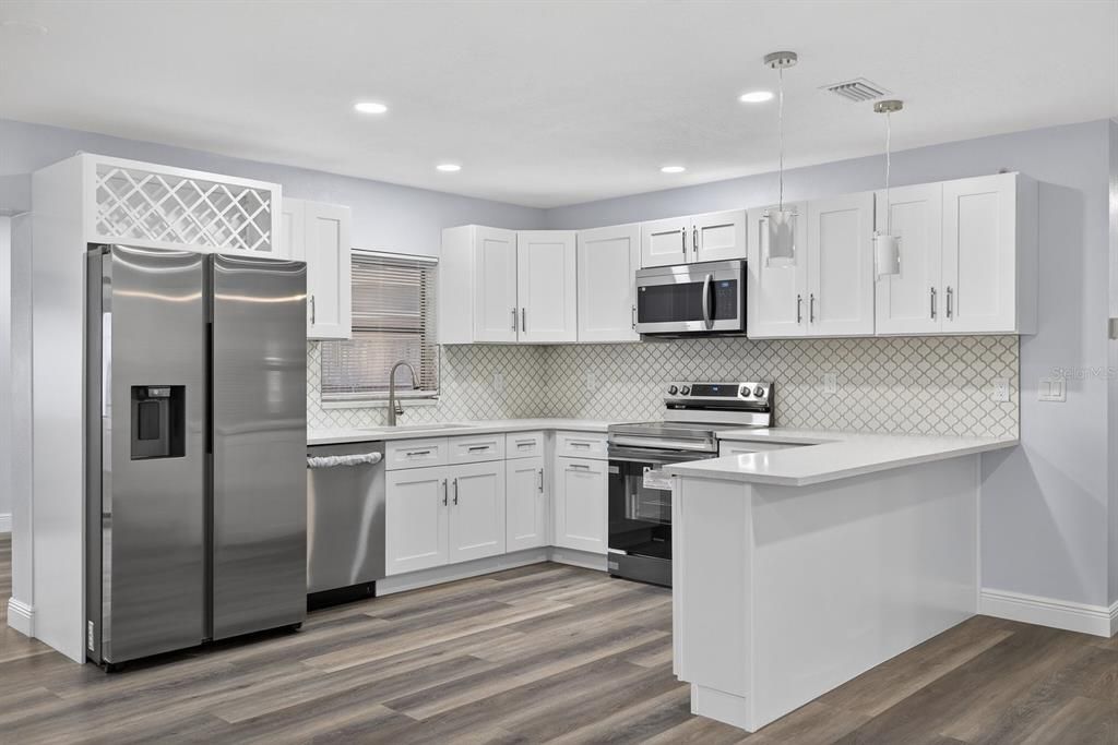 For Sale: $499,999 (4 beds, 3 baths, 1616 Square Feet)