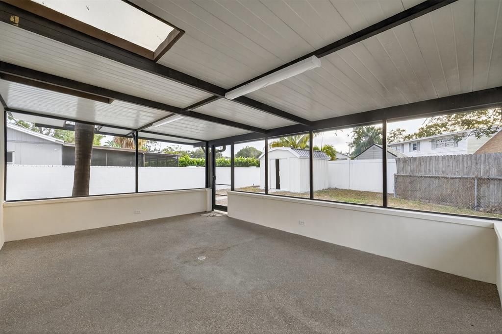 For Sale: $499,999 (4 beds, 3 baths, 1616 Square Feet)