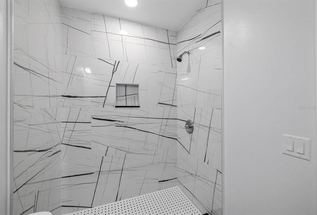 For Sale: $499,999 (4 beds, 3 baths, 1616 Square Feet)