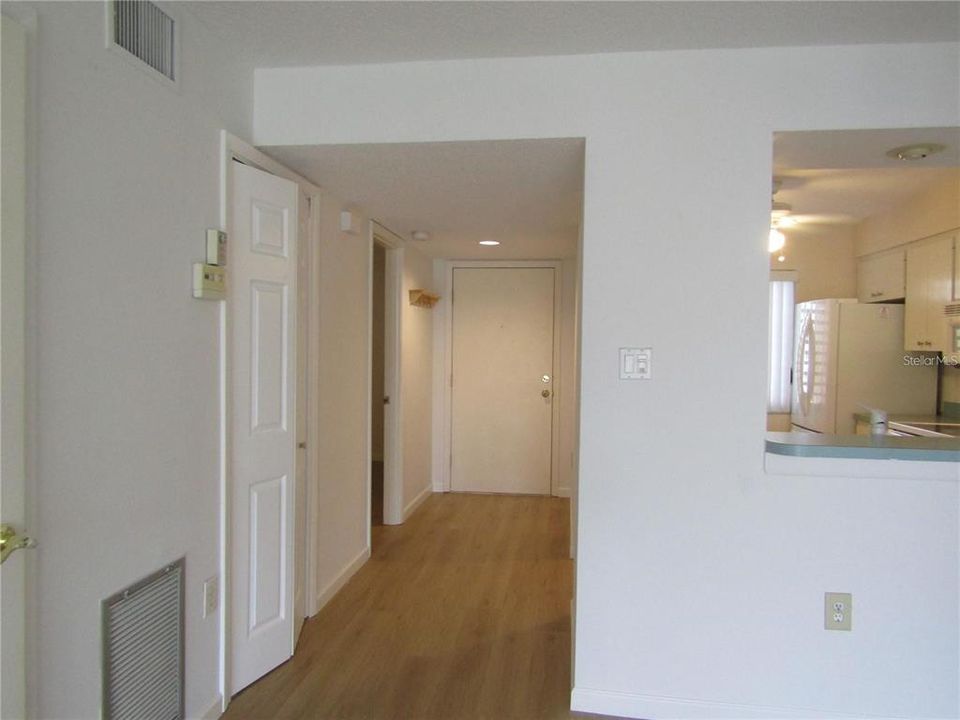 В аренду: $1,700 (2 спален, 2 ванн, 1065 Квадратных фут)