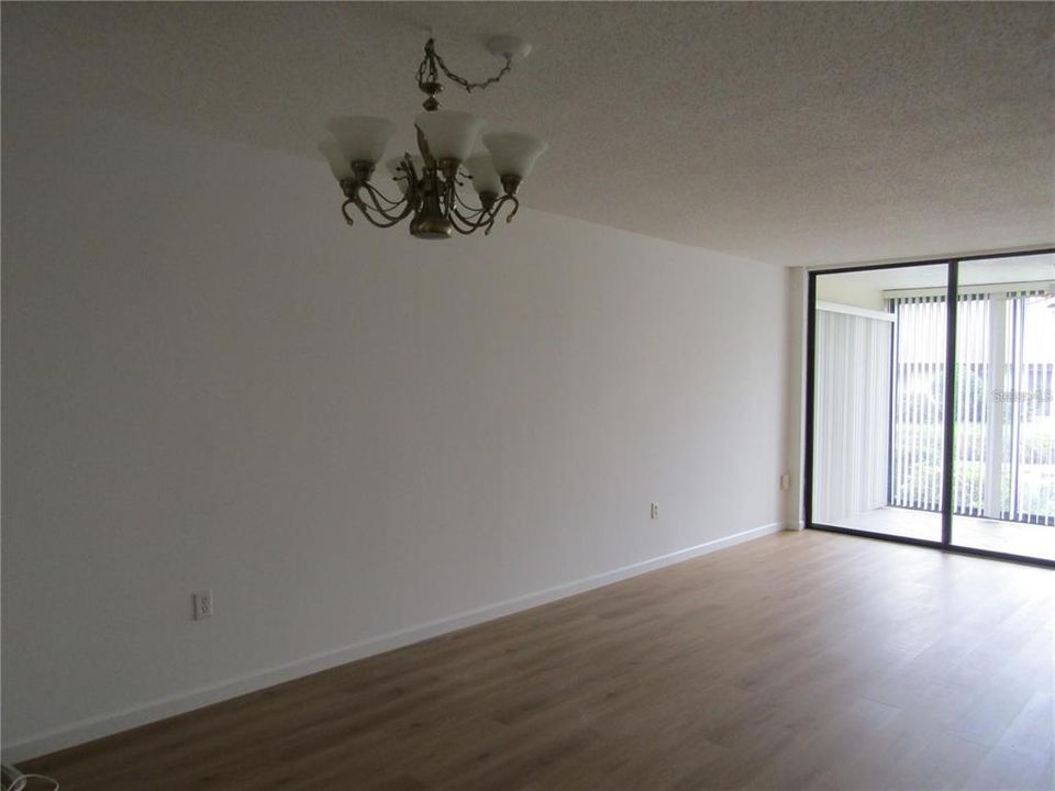 В аренду: $1,700 (2 спален, 2 ванн, 1065 Квадратных фут)