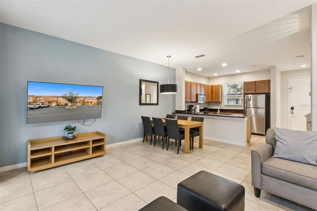 На продажу: $275,000 (2 спален, 2 ванн, 1350 Квадратных фут)