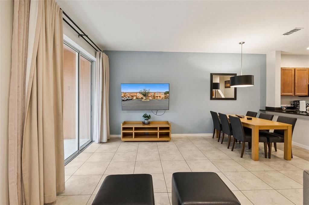 На продажу: $275,000 (2 спален, 2 ванн, 1350 Квадратных фут)