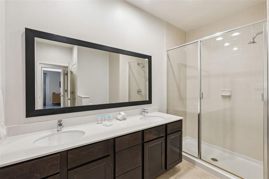 На продажу: $275,000 (2 спален, 2 ванн, 1350 Квадратных фут)