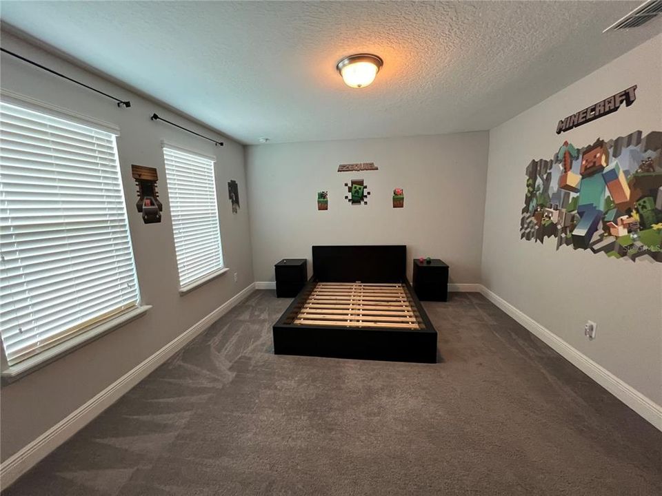 For Rent: $3,500 (5 beds, 4 baths, 3141 Square Feet)