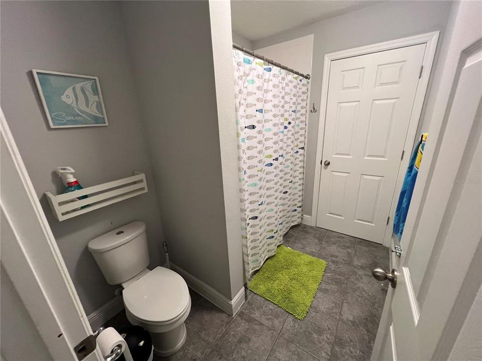 For Rent: $3,500 (5 beds, 4 baths, 3141 Square Feet)