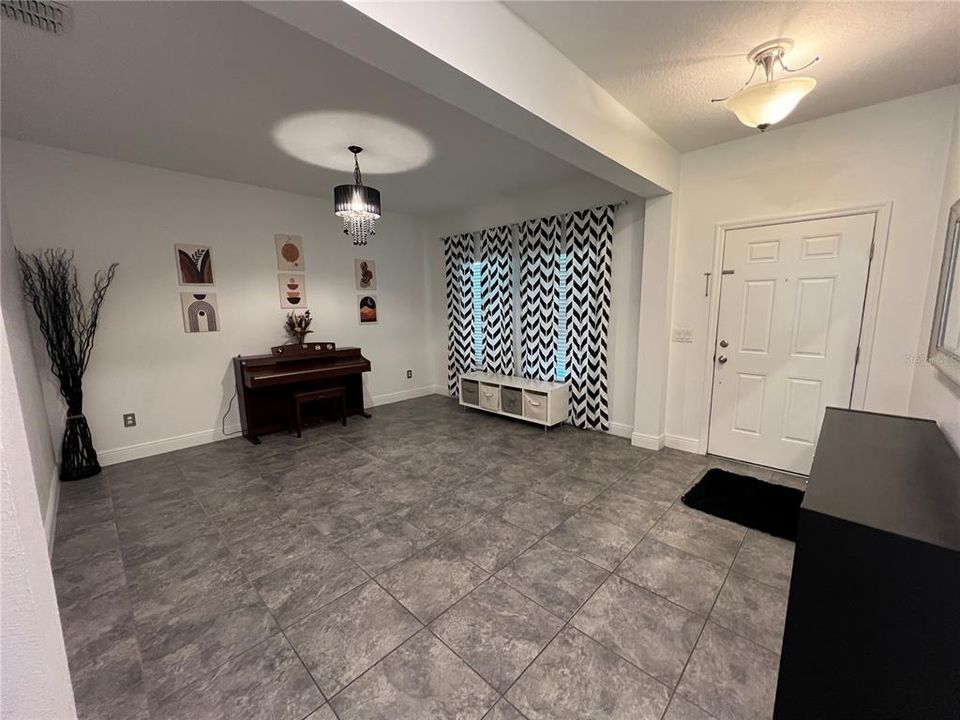 For Rent: $3,500 (5 beds, 4 baths, 3141 Square Feet)