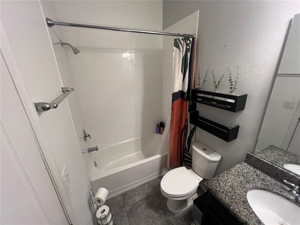 For Rent: $3,500 (5 beds, 4 baths, 3141 Square Feet)