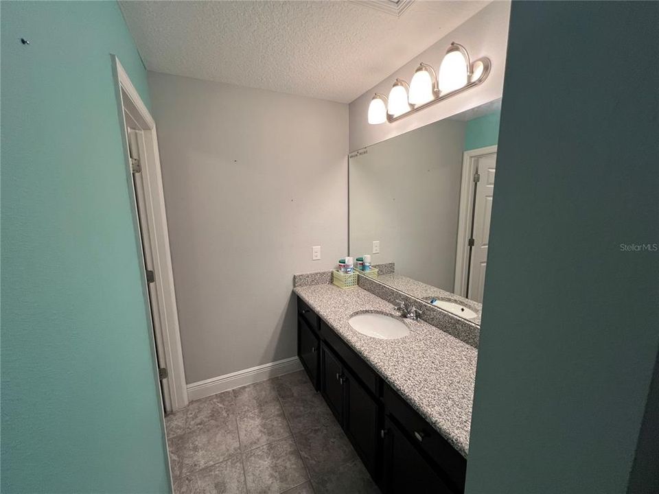 For Rent: $3,500 (5 beds, 4 baths, 3141 Square Feet)