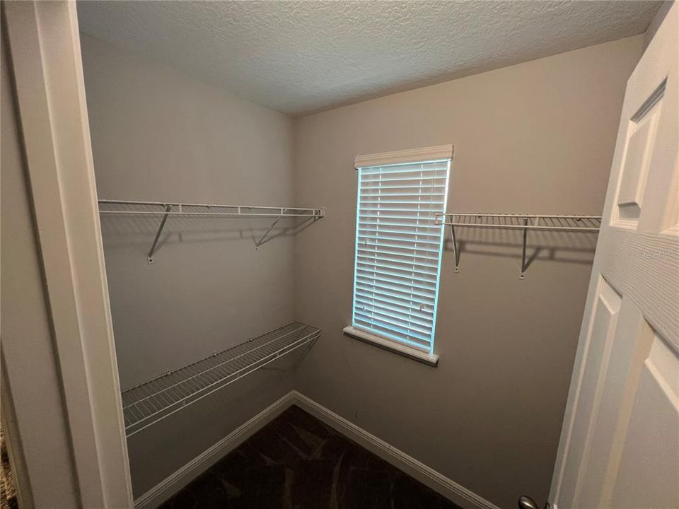 For Rent: $3,500 (5 beds, 4 baths, 3141 Square Feet)