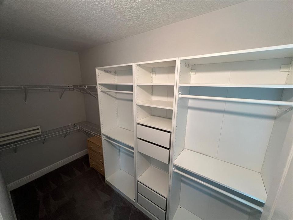 For Rent: $3,500 (5 beds, 4 baths, 3141 Square Feet)