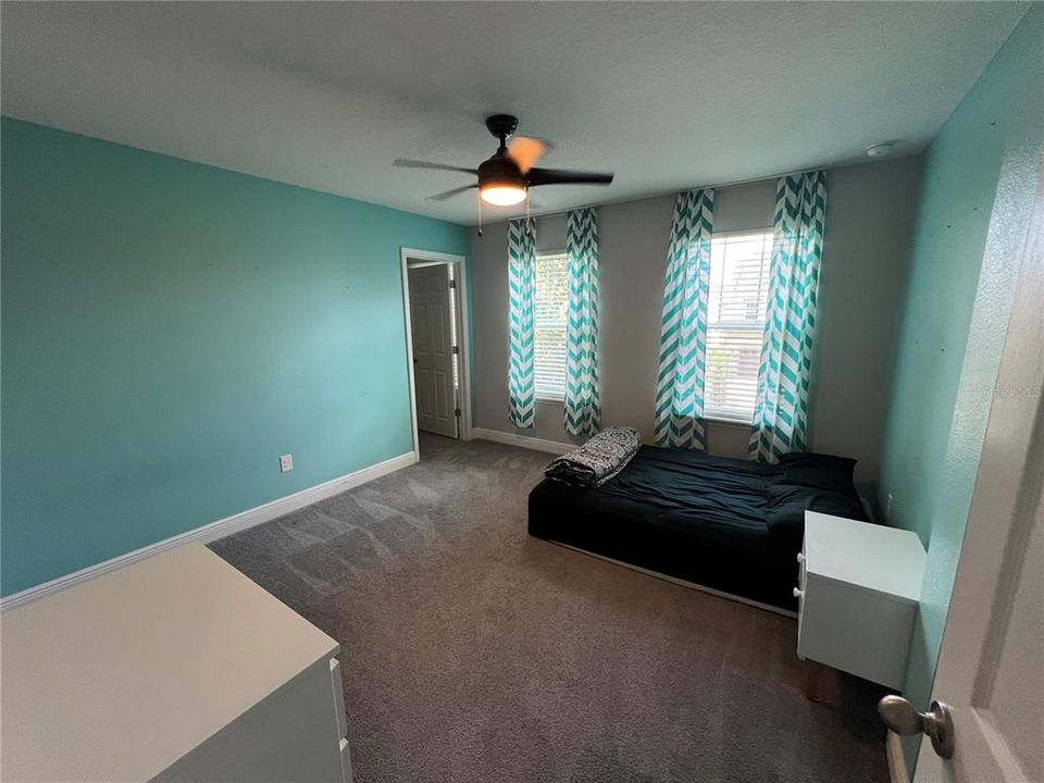 For Rent: $3,500 (5 beds, 4 baths, 3141 Square Feet)