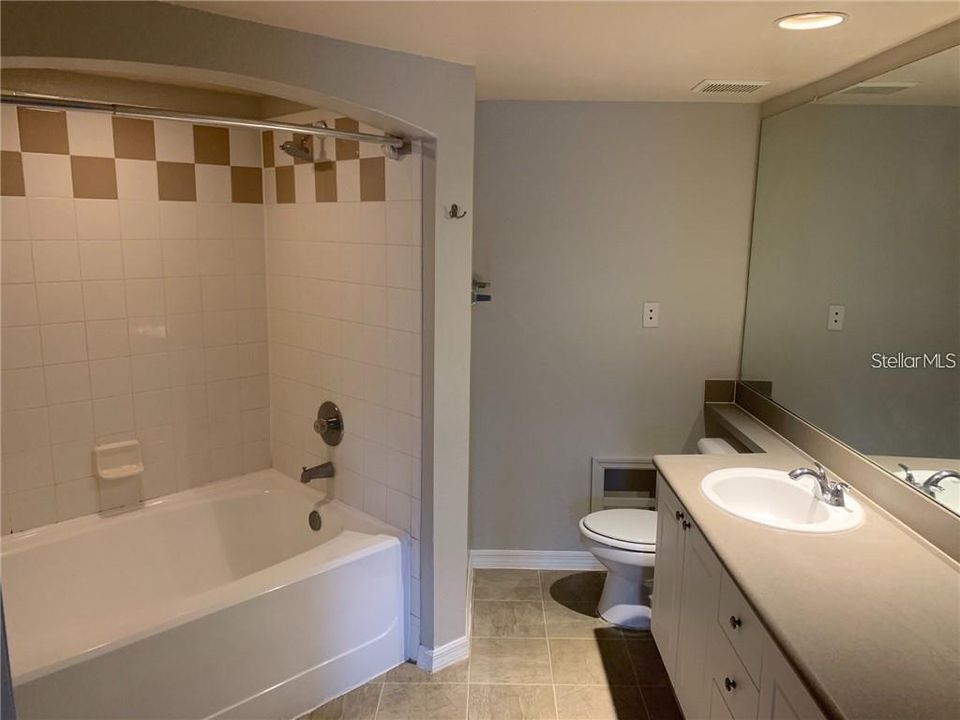 В аренду: $1,425 (1 спален, 1 ванн, 1008 Квадратных фут)