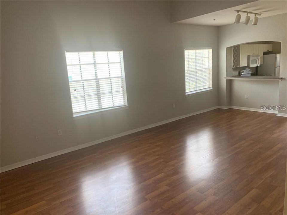 В аренду: $1,425 (1 спален, 1 ванн, 1008 Квадратных фут)